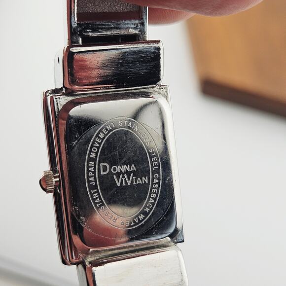 Donna Vivan Women's Silver Tone Cuff Style Bracelet Watch Classy Elevated Basic - Picture 5 of 6